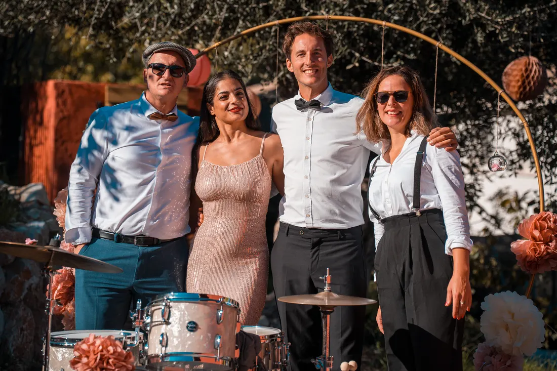 Le groupe lors d'un mariage